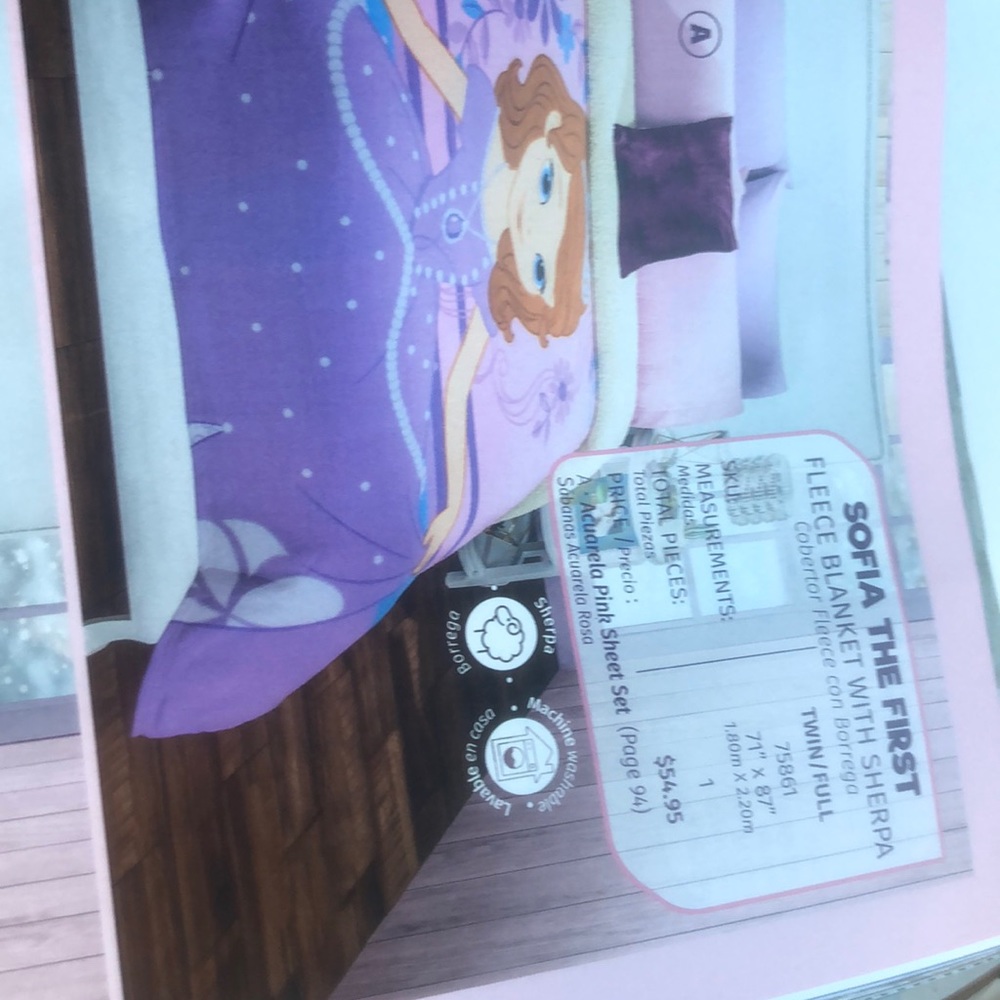 Girls comforter sets different Disney characters